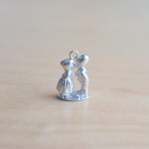 Kissing charm